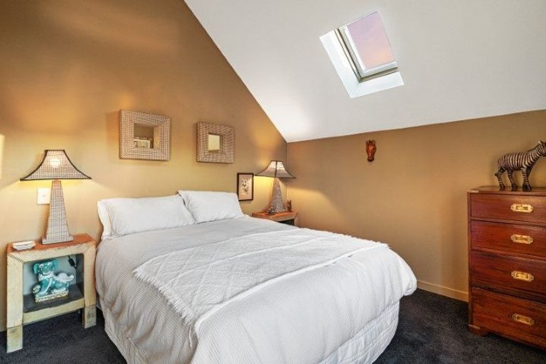 Photo of property in 10/16 Derby Street, St Albans, Christchurch, 8014