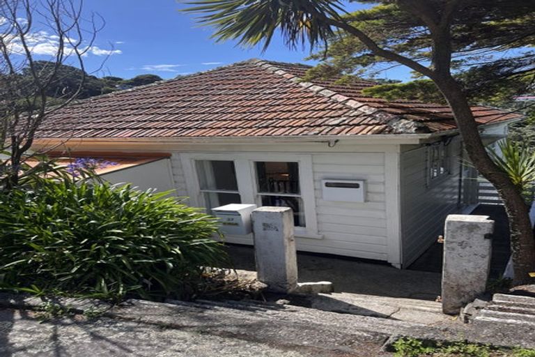 Photo of property in 37 Raroa Road, Kelburn, Wellington, 6012