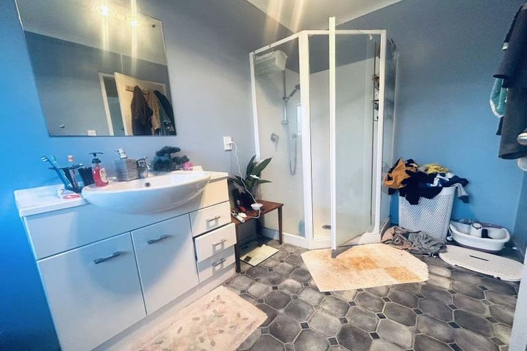 Photo of property in 5 Rimu Street, New Lynn, Auckland, 0600