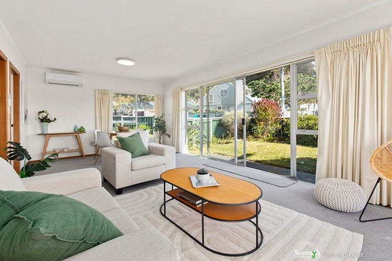 Photo of property in 73 Marine Parade, Seatoun, Wellington, 6022