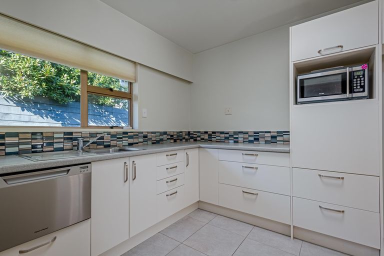 Photo of property in 18a Montgomery Terrace, Hokowhitu, Palmerston North, 4410