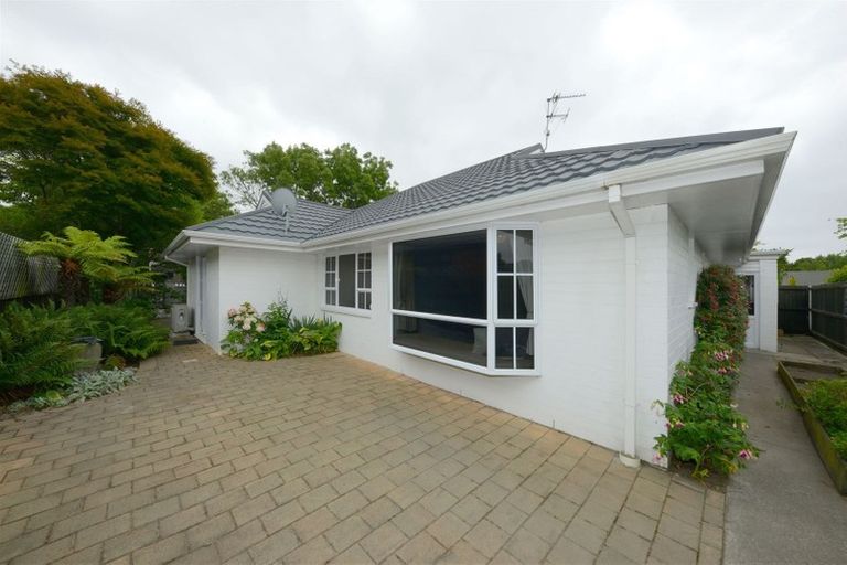 Photo of property in 3 Hatfield Place, Avonhead, Christchurch, 8042