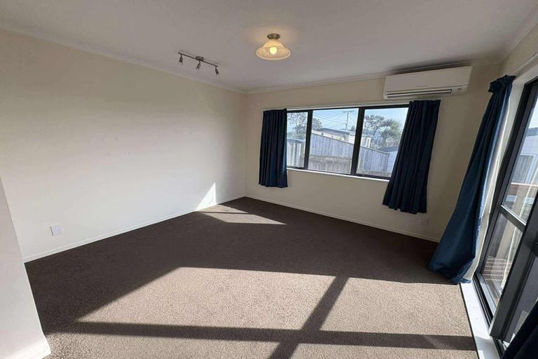 Photo of property in 4 Kekerenga Street, Strathmore Park, Wellington, 6022