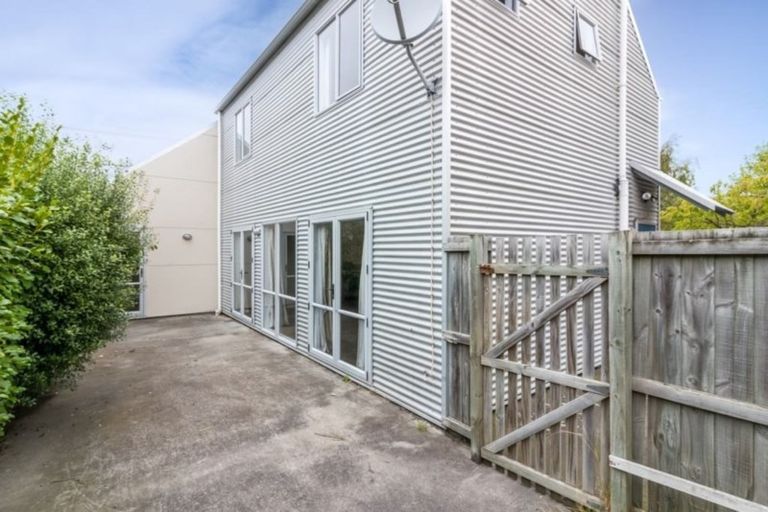 Photo of property in 31 Olliviers Road, Phillipstown, Christchurch, 8011