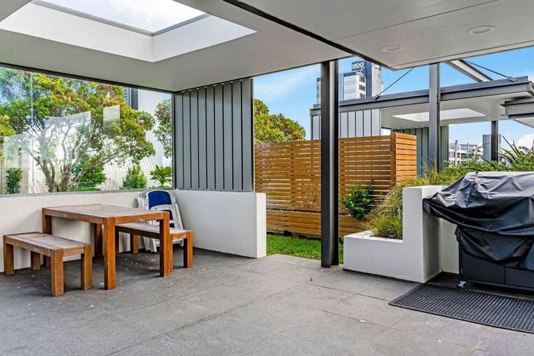 Photo of property in Sentinel Apartments, 601/3 Northcroft Street, Takapuna, Auckland, 0622