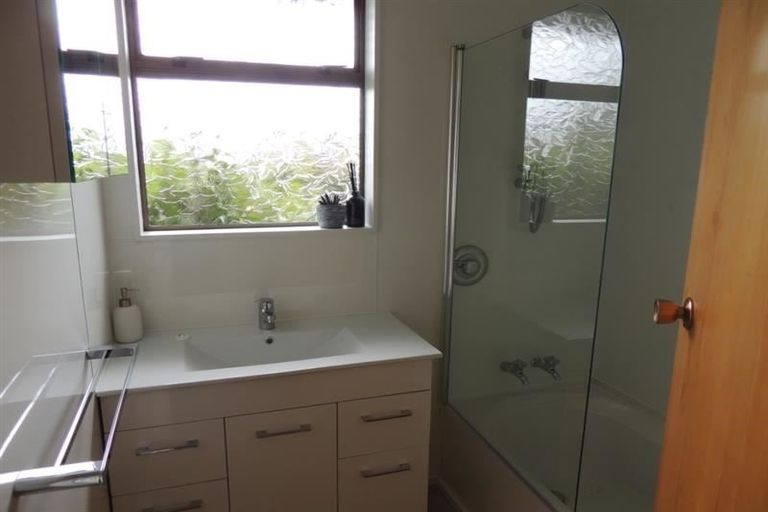 Photo of property in 74 Atherfold Crescent, Greenmeadows, Napier, 4112