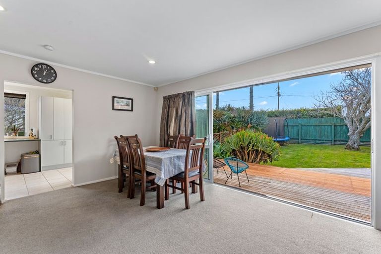 Photo of property in 1/296 Wairau Road, Glenfield, Auckland, 0629