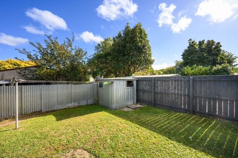Photo of property in 6 Westmere Place, Takaro, Palmerston North, 4412