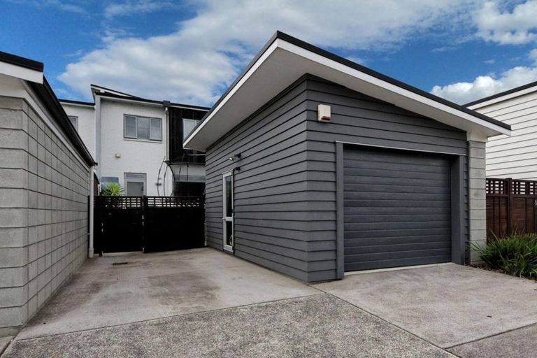 Photo of property in 48 Buckley Avenue, Hobsonville, Auckland, 0616