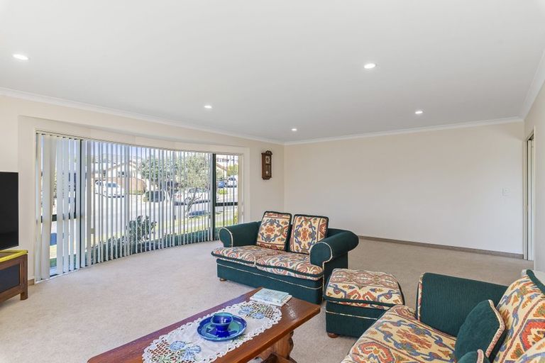 Photo of property in 2 Millennium Hill, Paraparaumu, 5032