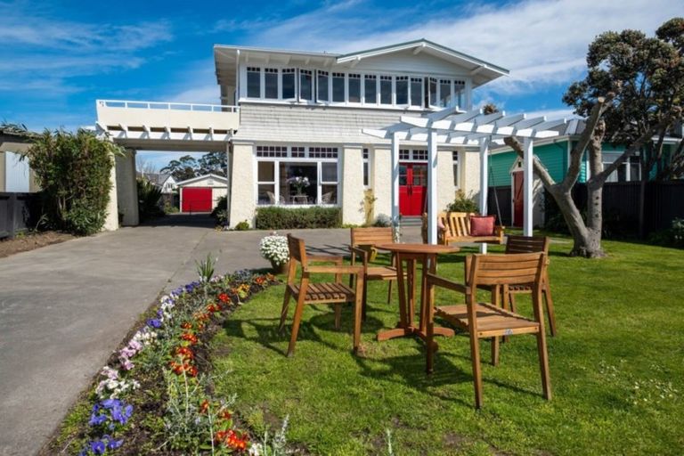 Photo of property in 114 Beach Road, Haumoana, 4102