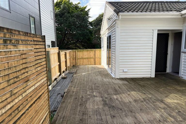 Photo of property in 22 Hampton Hill Road, Tawa, Wellington, 5028