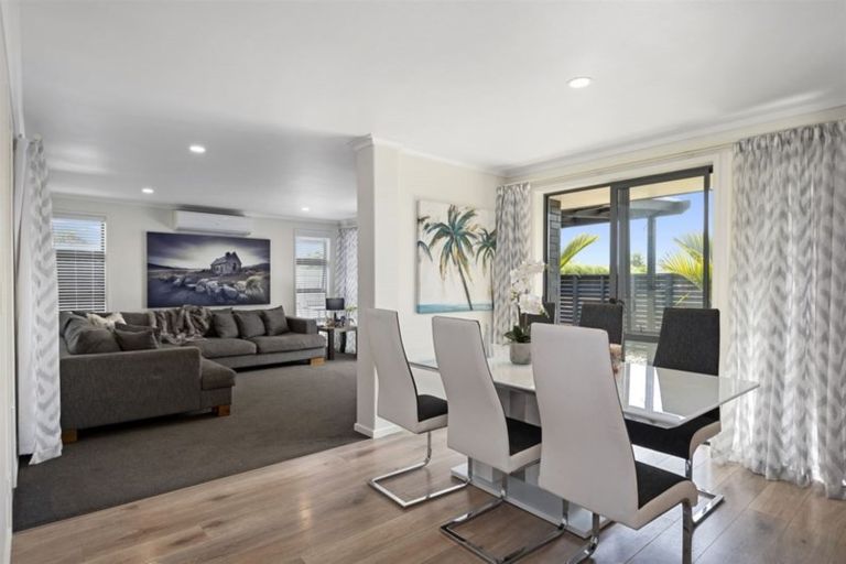 Photo of property in 18 Carrington Drive, Papamoa Beach, Papamoa, 3118