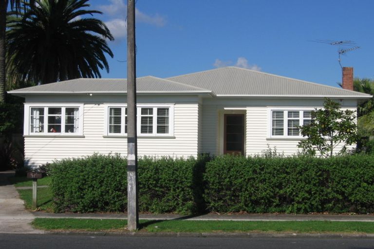 Photo of property in 2/35 Huia Road, Papatoetoe, Auckland, 2025