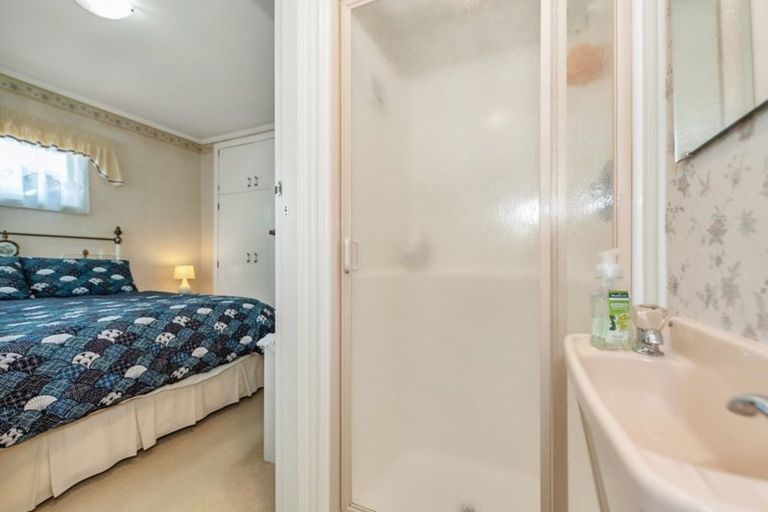 Photo of property in 9 Minchin Crescent, St Andrews, Hamilton, 3200