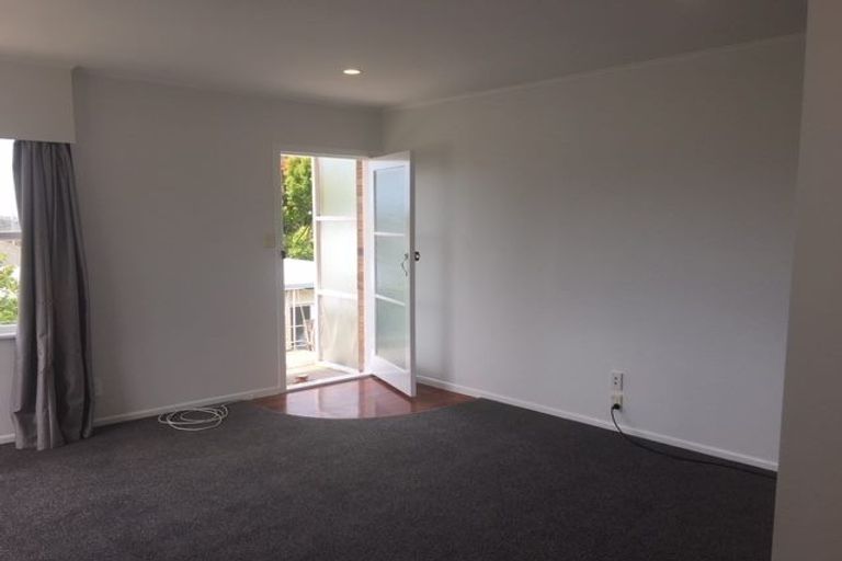 Photo of property in 68 Gladstone Road, Northcote, Auckland, 0627