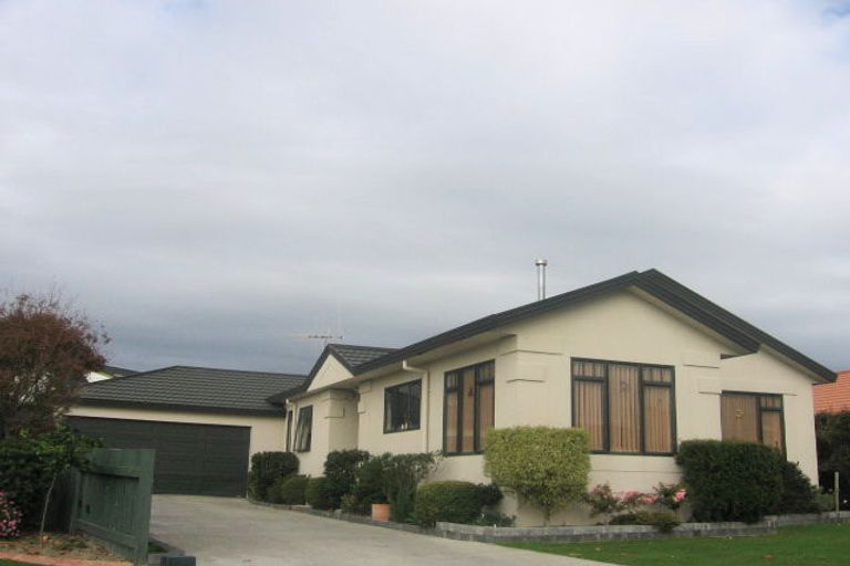 Photo of property in 45 Dalfield Place, Highbury, Palmerston North, 4412