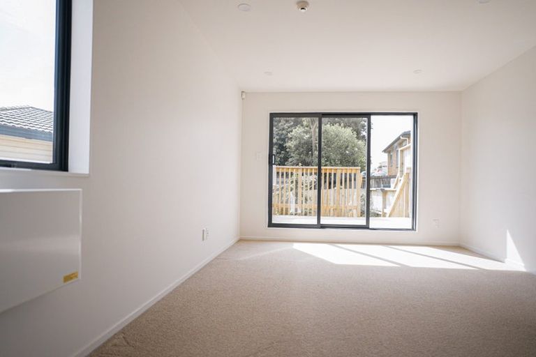 Photo of property in Rf202b, 29/18 Hewlett Road, Massey, Auckland, 0614