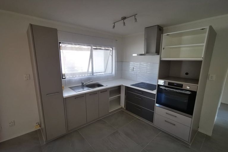 Photo of property in 252 Triangle Road, Massey, Auckland, 0614