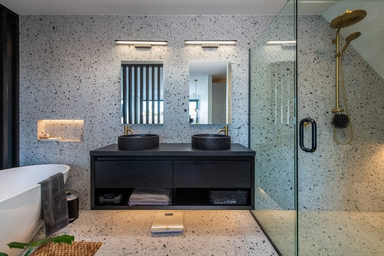 Photo of property in 285a Beach Road, Campbells Bay, Auckland, 0630