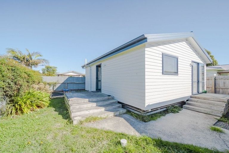 Photo of property in 18 Davidson Avenue, Pirimai, Napier, 4112