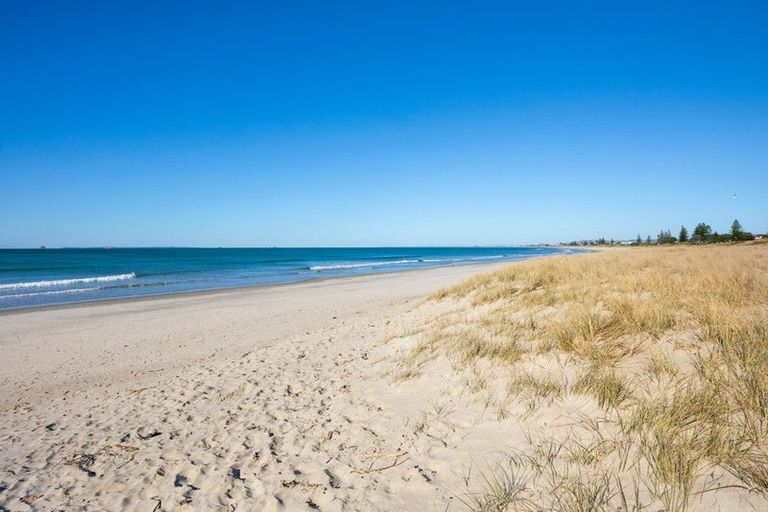 Photo of property in 65 Golf Road, Mount Maunganui, 3116