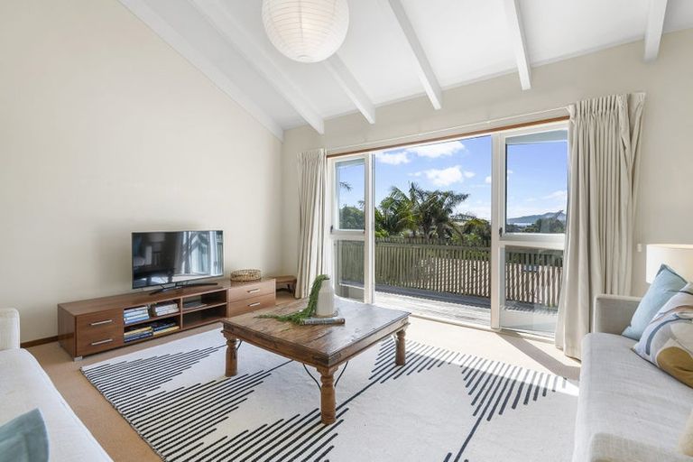 Photo of property in 13 Prestige Place, Castor Bay, Auckland, 0620