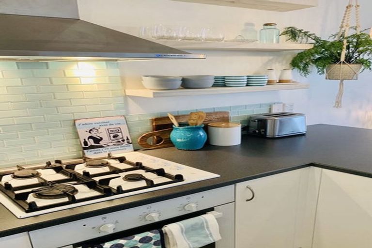 Photo of property in 4a Whitianga View, Paremata, Porirua, 5024