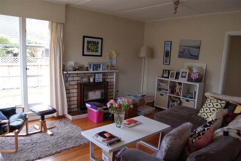 Photo of property in 37 Fraser Crescent, Elderslea, Upper Hutt, 5018