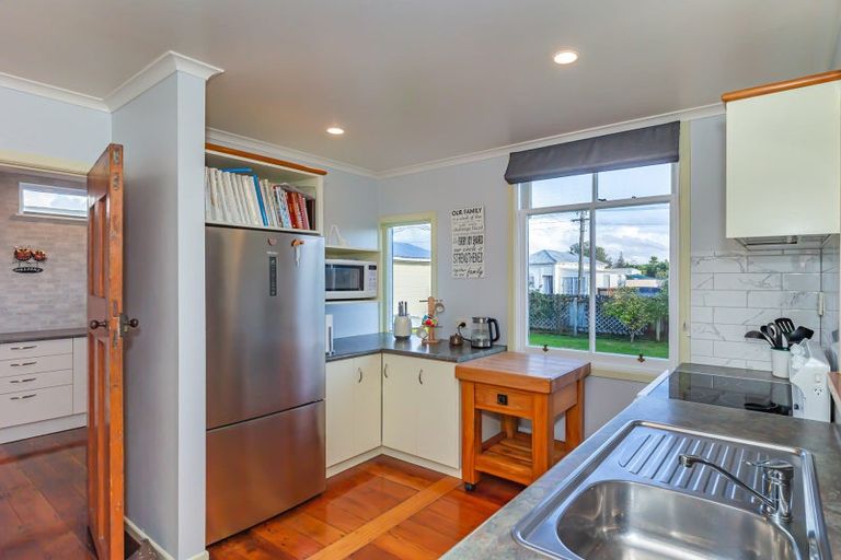 Photo of property in 2 Weraroa Road, Levin, 5510