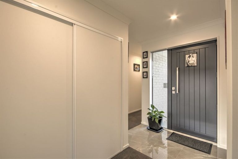 Photo of property in 17 Tutton (pvt) Mews, Rangiora, 7400