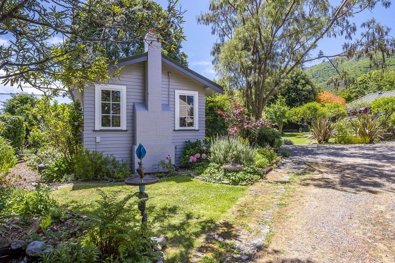 Photo of property in 25 Seddon Street, Waikanae, 5036