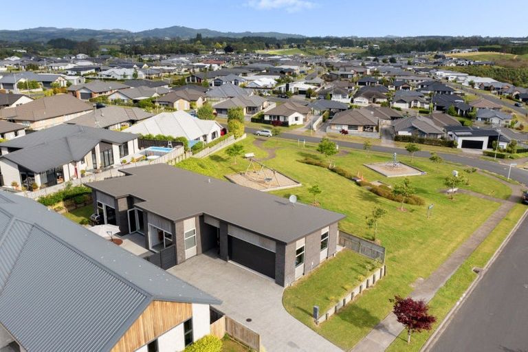 Photo of property in 20 Penetaka Heights, Pyes Pa, Tauranga, 3112