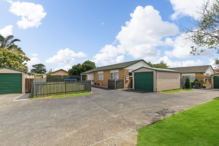 Photo of property in 11a Bill Phillip Place, Clendon Park, Auckland, 2103