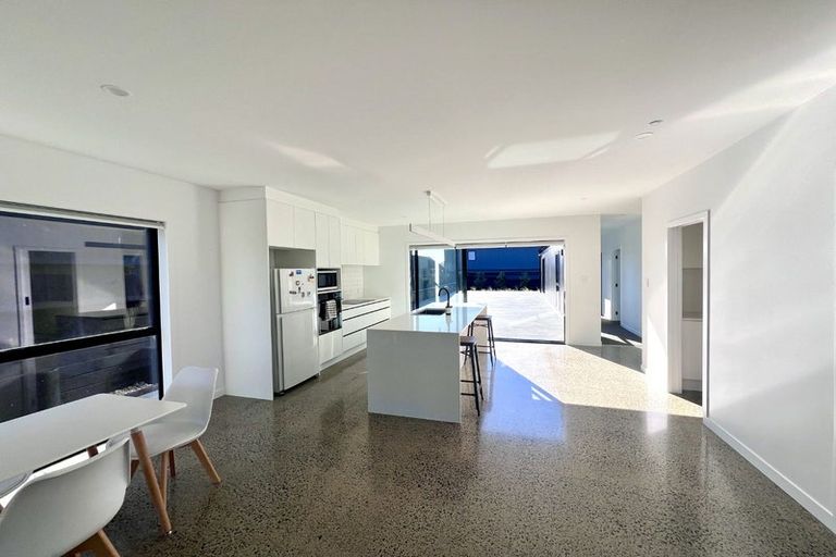 Photo of property in 43 Kikorangi Drive, Wainui, 0992