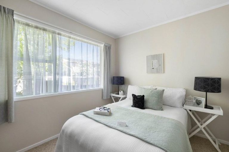 Photo of property in 1/6 Reydon Place, Cockle Bay, Auckland, 2014