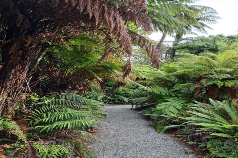 Photo of property in 8 Leith Crescent, Greymouth, 7805