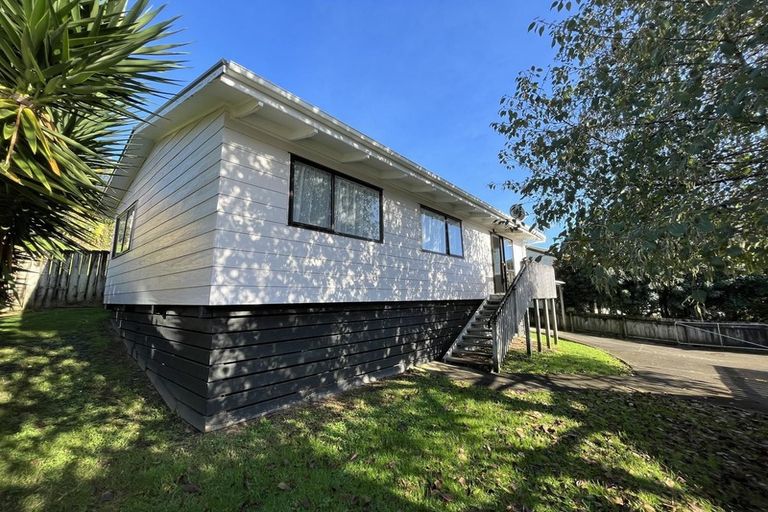 Photo of property in 50 Sungrove Rise, Sunnyvale, Auckland, 0612