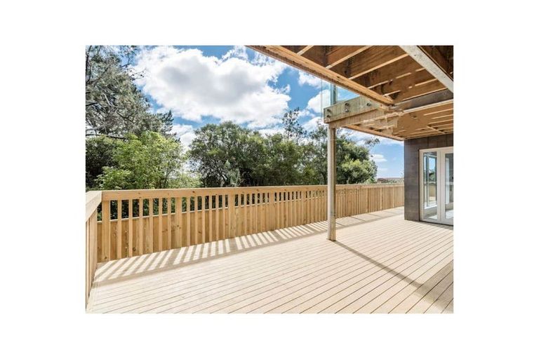 Photo of property in 185b Browns Bay Road, Browns Bay, Auckland, 0630