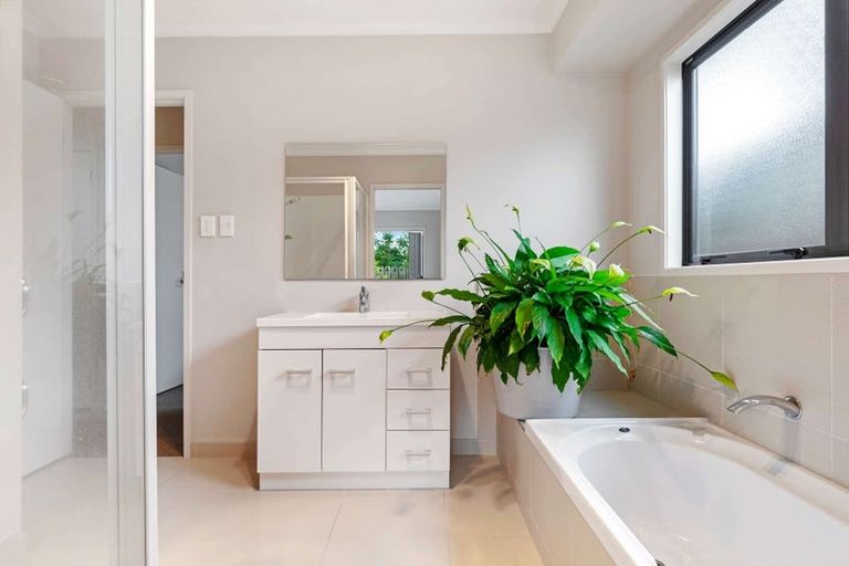 Photo of property in 104b Racecourse Road, Waiuku, 2123