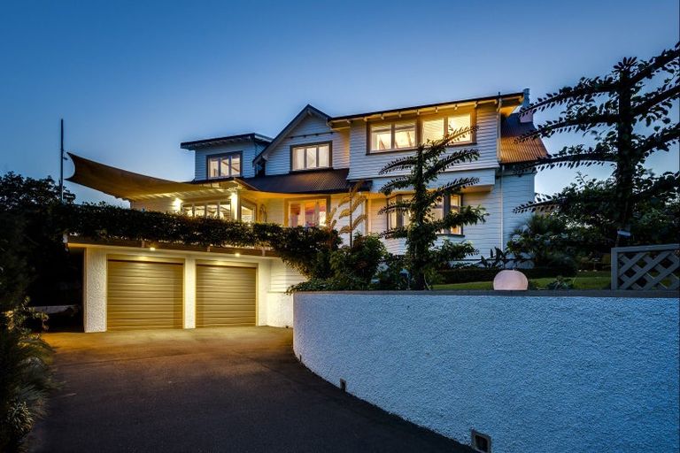 Photo of property in 1 Lambton Road, Hospital Hill, Napier, 4110