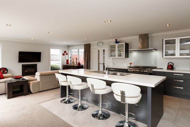 Photo of property in 47 Rodeo Drive, Kelvin Grove, Palmerston North, 4414