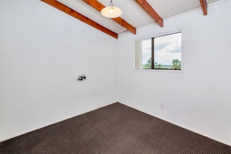 Photo of property in 2/35 Moore Street, Hillcrest, Auckland, 0627