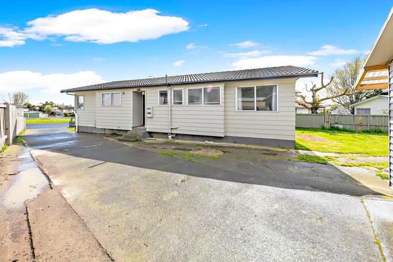 Photo of property in 342 Roscommon Road, Clendon Park, Auckland, 2103