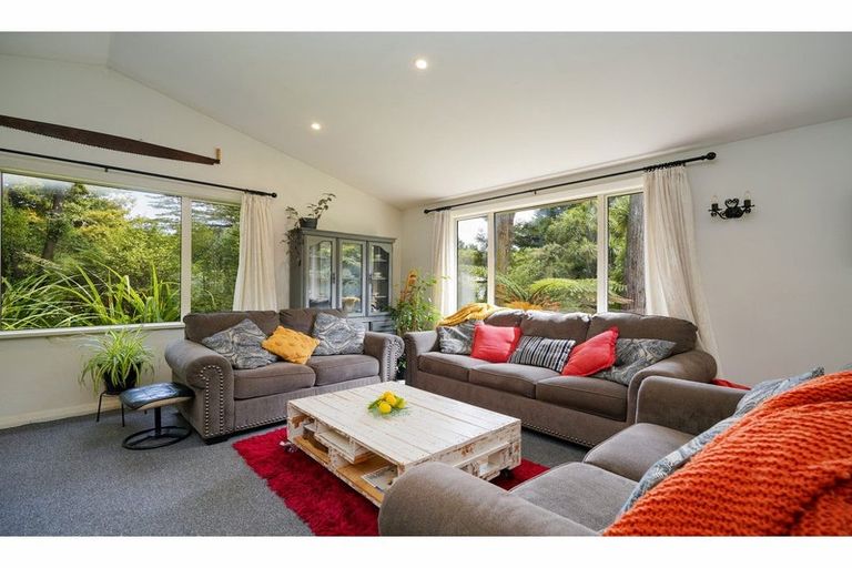 Photo of property in 32 Rakiura Parade, Otatara, Invercargill, 9879