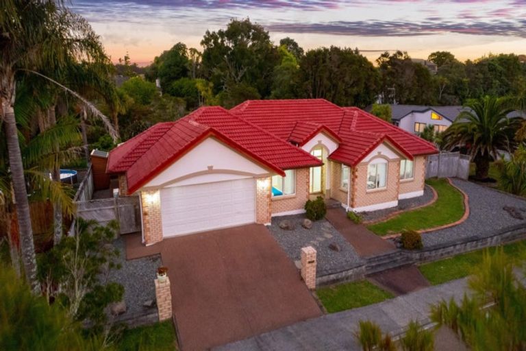 Photo of property in 16 Semillon Avenue, Henderson, Auckland, 0612