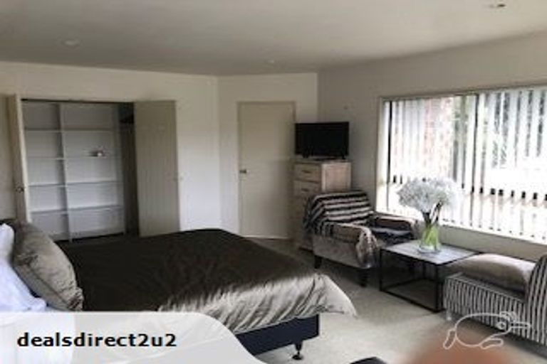 Photo of property in 26a Woodstock Road, Forrest Hill, Auckland, 0620