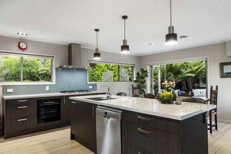 Photo of property in 38 Braemar Road, Castor Bay, Auckland, 0620