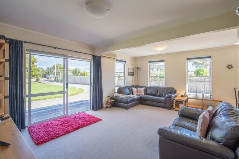 Photo of property in 17 Otaihanga Road, Otaihanga, Paraparaumu, 5036