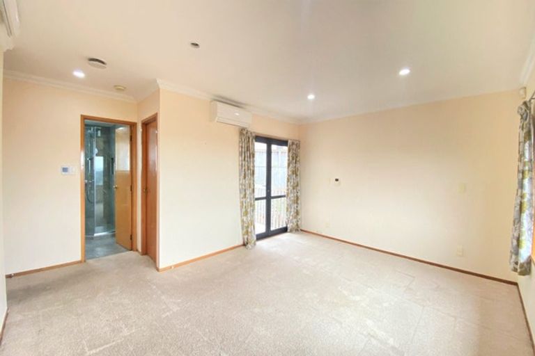 Photo of property in 12 Bragato Place, Chatswood, Auckland, 0626
